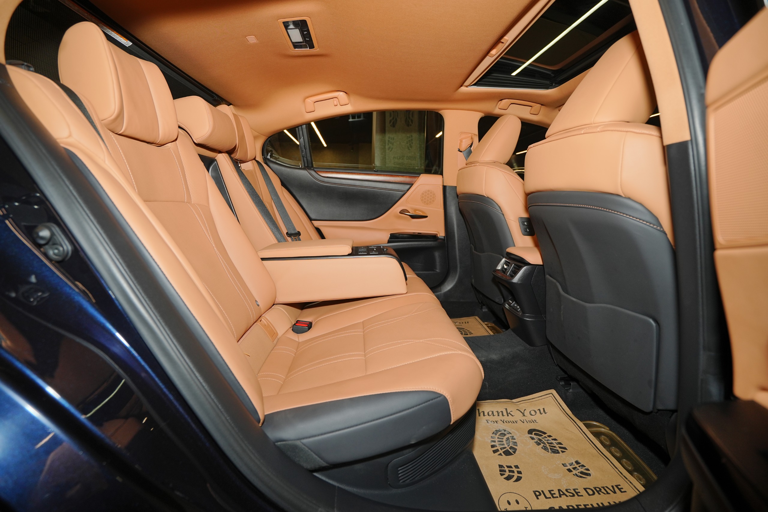 Lexus  ES300H Hybrid Exquisite